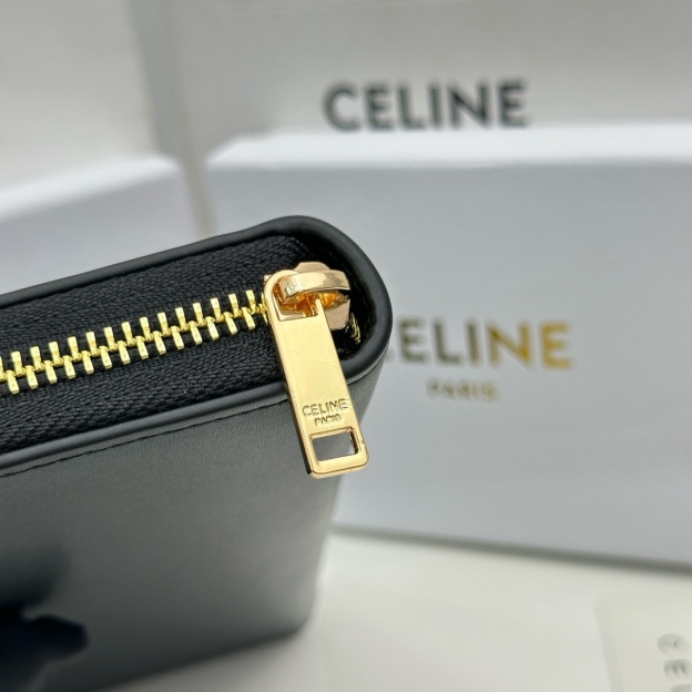 セリーヌ「Celine」ラージ ジップウォレット / グレインドカーフスキン