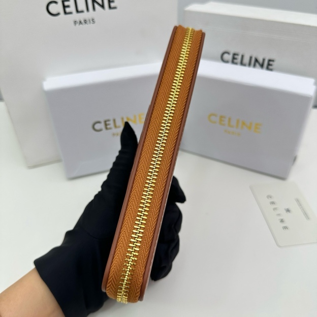 セリーヌ「Celine」ラージ ジップウォレット キュイル トリオンフ / スムースカーフスキン