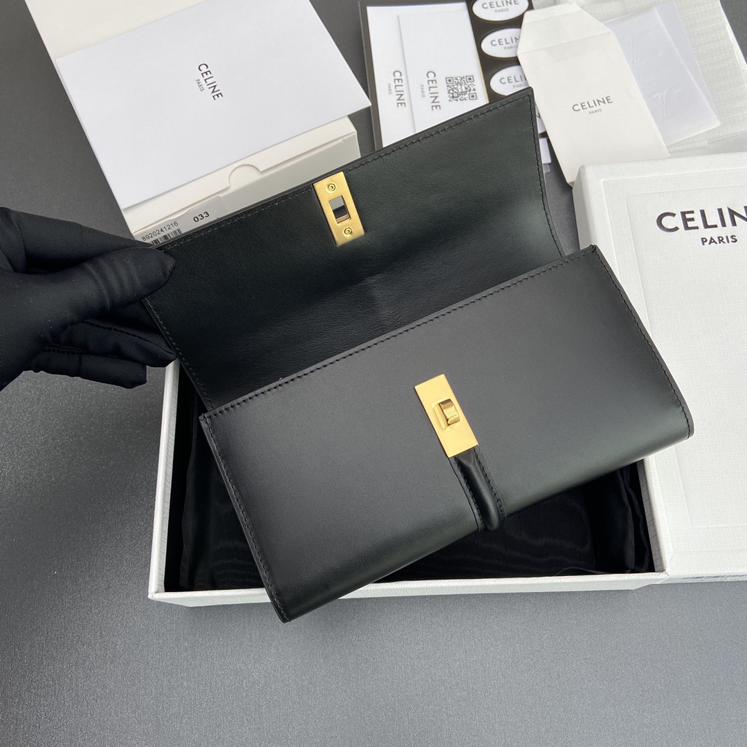 セリーヌ「Celine」TRIOMPHE16 光沢牛革財布