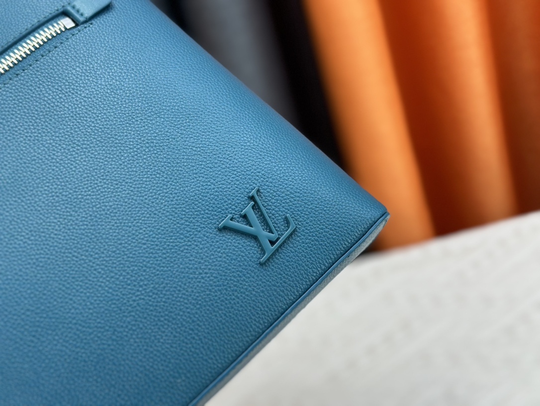 ルイ・ヴィトン「Louis Vuitton」エアログラム TAKEOFF ハンドポーチ