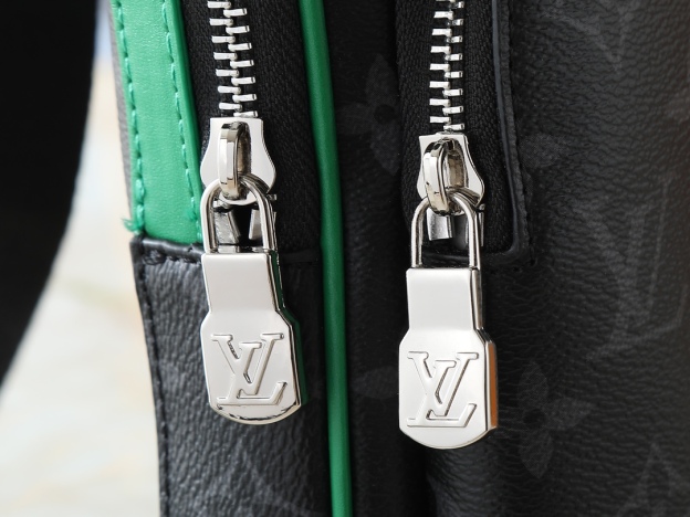 ルイ・ヴィトン「Louis Vuitton」Avenue スモールクラッチバッグ