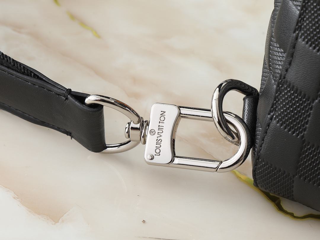 ルイ・ヴィトン「Louis Vuitton」Avenue スモールクラッチバッグ