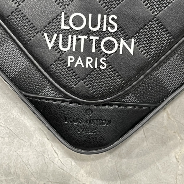 ルイ・ヴィトン「Louis Vuitton」新作 Trio メッセンジャーバッグ