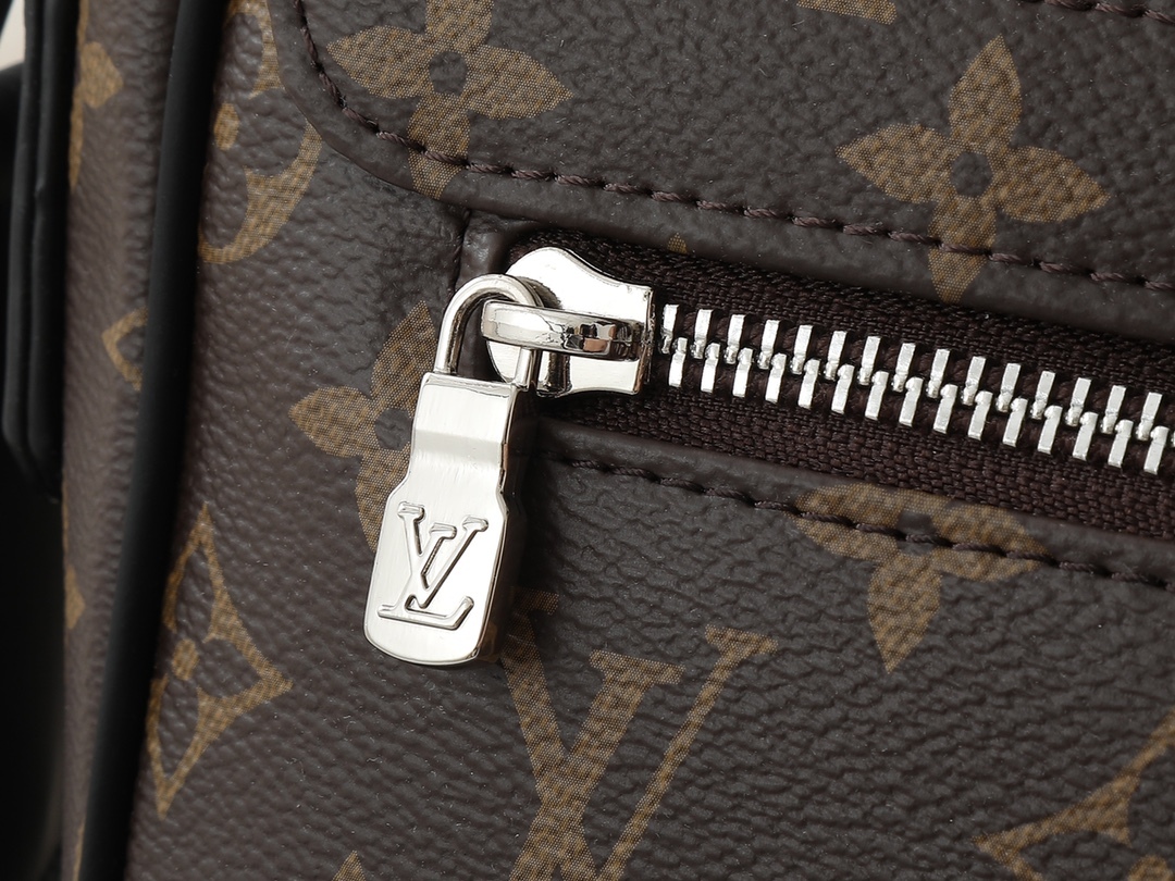 ルイ・ヴィトン「Louis Vuitton」ディストリクト スモールメッセンジャーバッグ