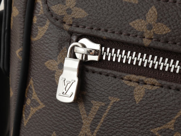 ルイ・ヴィトン「Louis Vuitton」ディストリクト スモールメッセンジャーバッグ
