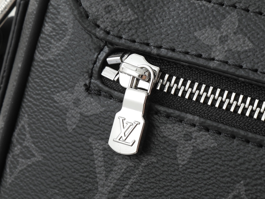 ルイ・ヴィトン「Louis Vuitton」ディストリクト スモールメッセンジャーバッグ