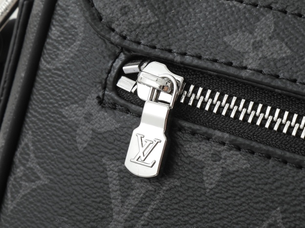 ルイ・ヴィトン「Louis Vuitton」ディストリクト スモールメッセンジャーバッグ