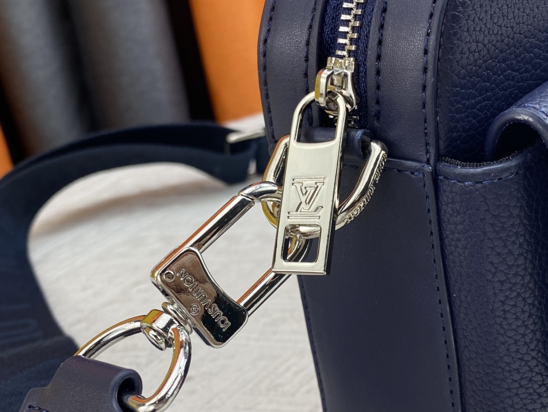 ルイ・ヴィトン「Louis Vuitton」 Fastline メッセンジャーバッグ