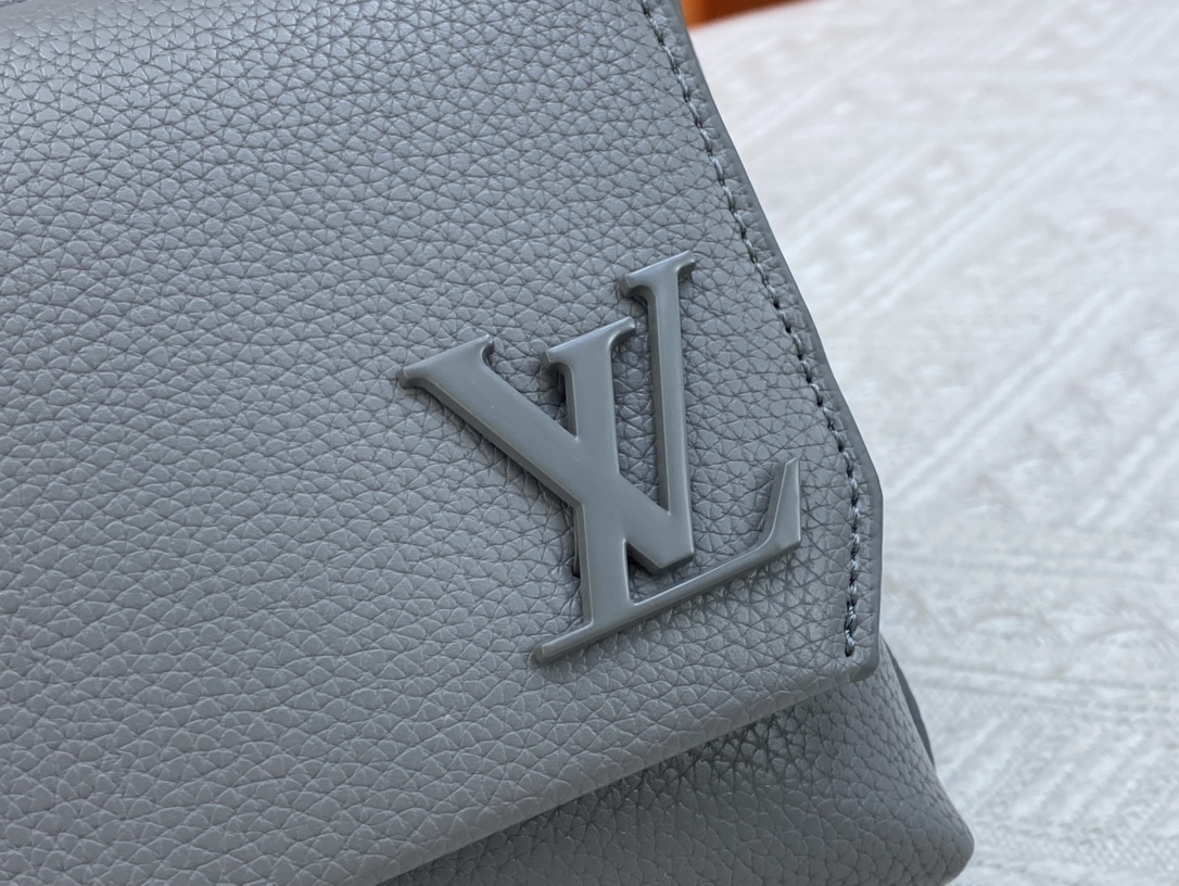 ルイ・ヴィトン「Louis Vuitton」 Fastline メッセンジャーバッグ