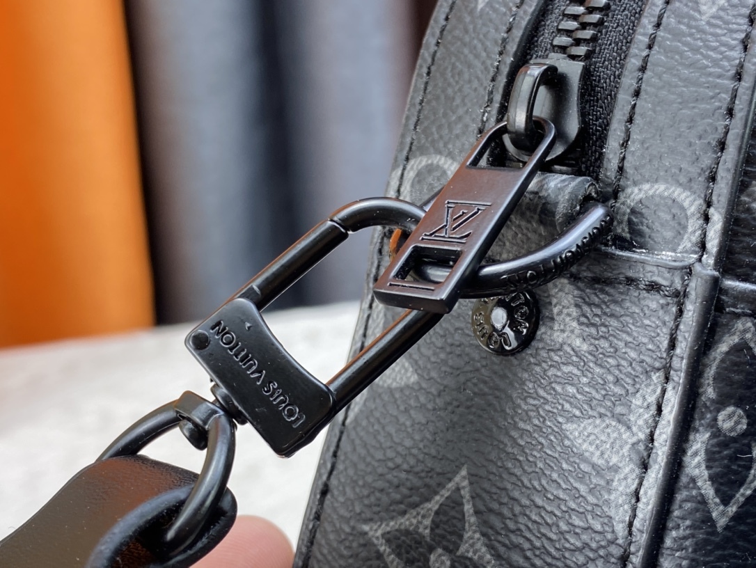 ルイ・ヴィトン「Louis Vuitton」 Fastline メッセンジャーバッグ