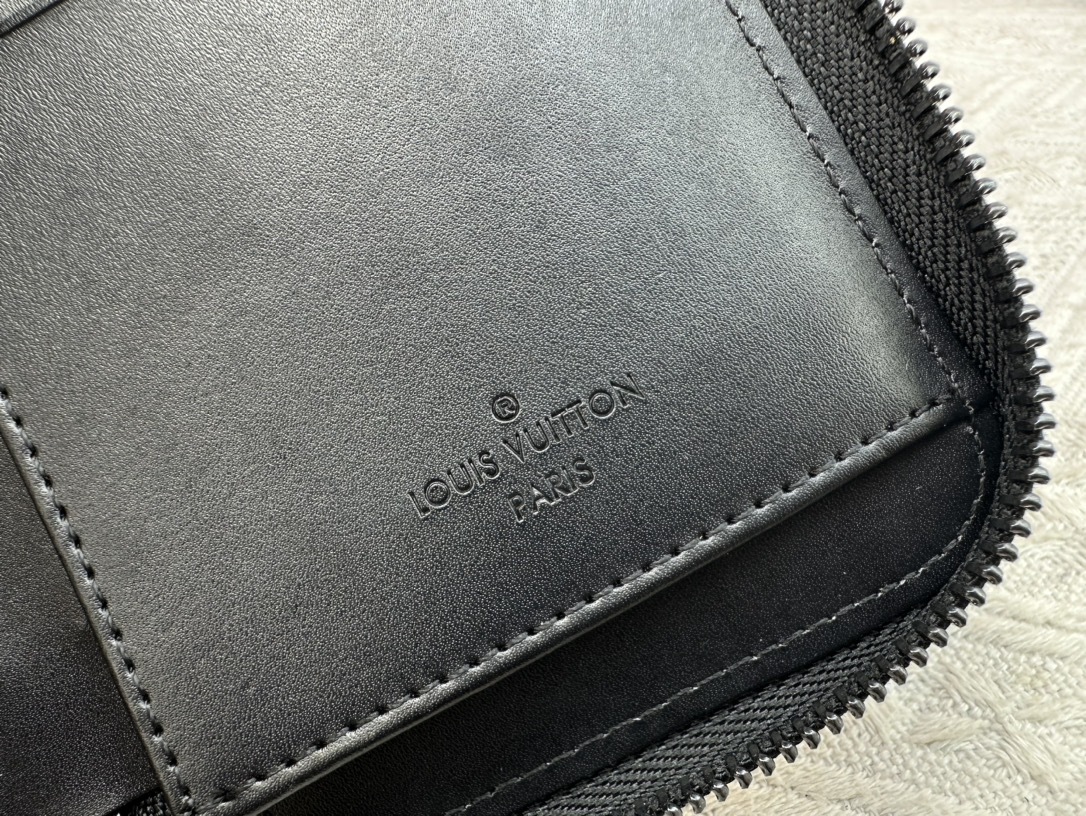 ルイ・ヴィトン「Louis Vuitton」ジッピーウォレット･ヴェルティカル