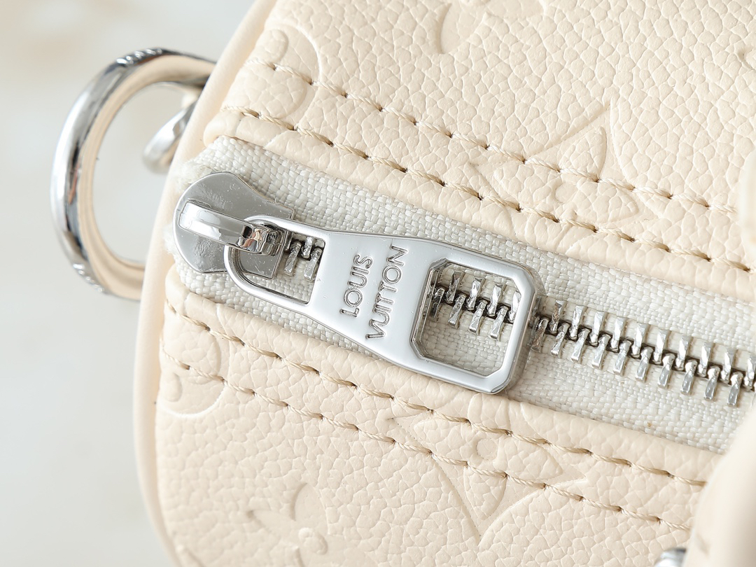 ルイ・ヴィトン キーポル･バンドリエール 25