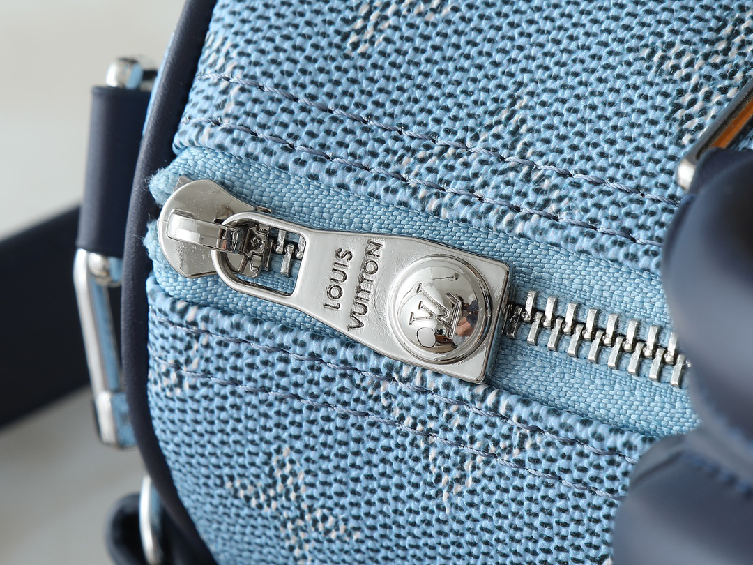 ルイ・ヴィトン キーポル･バンドリエール 25