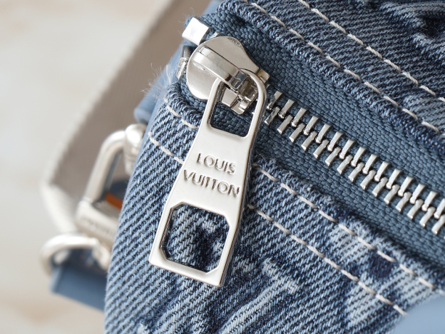 ルイ・ヴィトン キーポル･バンドリエール 25