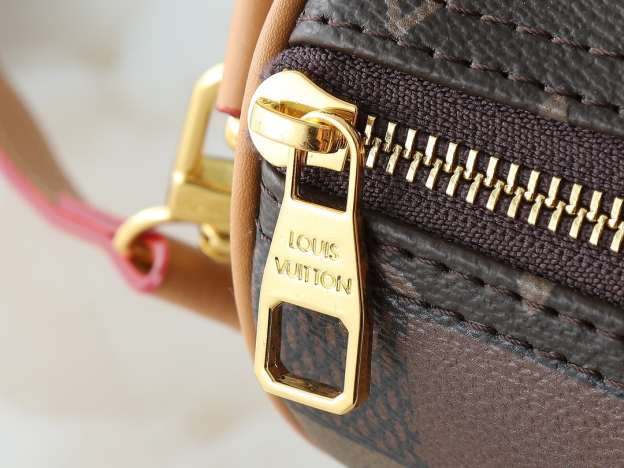 ルイ・ヴィトン キーポル･バンドリエール 25