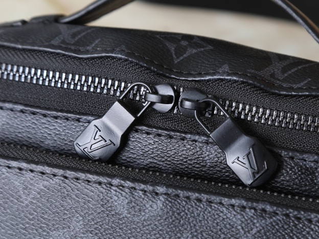 ルイ・ヴィトン ラッシュ･バムバッグ