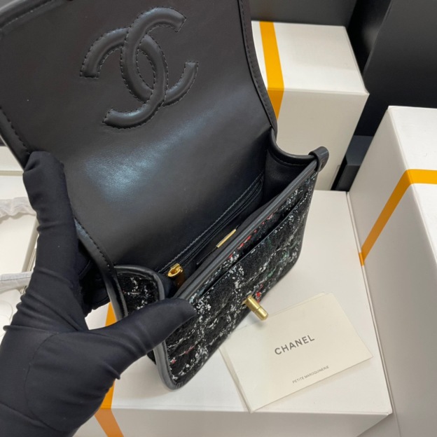 シャネル「Chanel」ウールツイード メッセンジャーバッグ