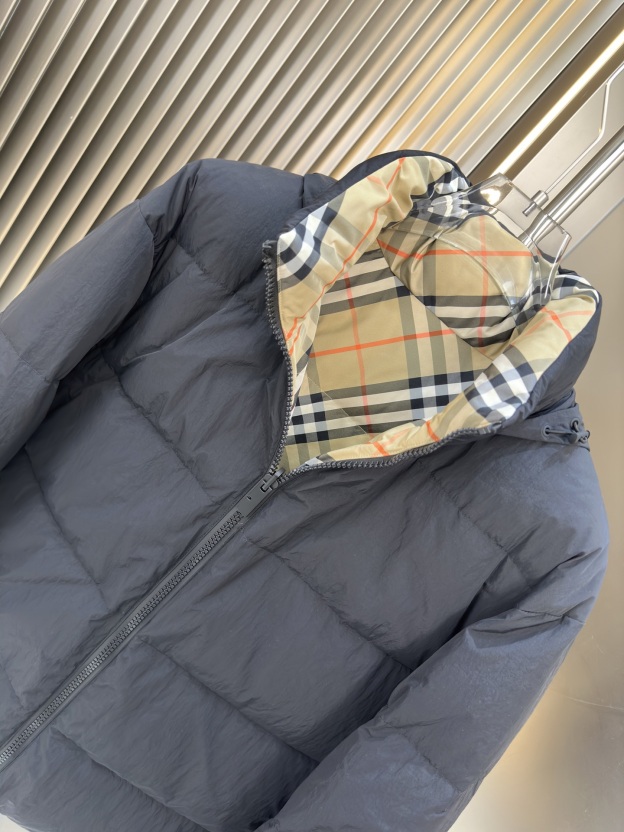 バーバリー「Burberry」25FW リバーシブル ダウンジャケット