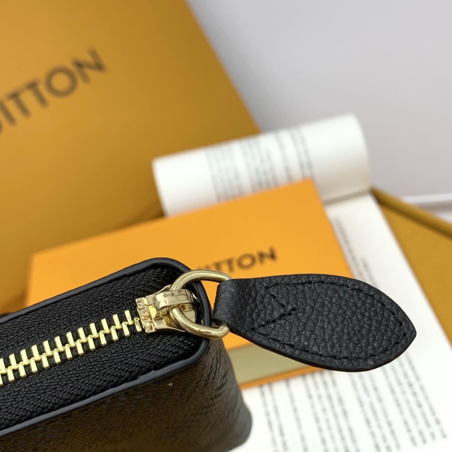 ルイ・ヴィトン「Louis Vuitton」新作 日本限定 ジッピー･ウォレット