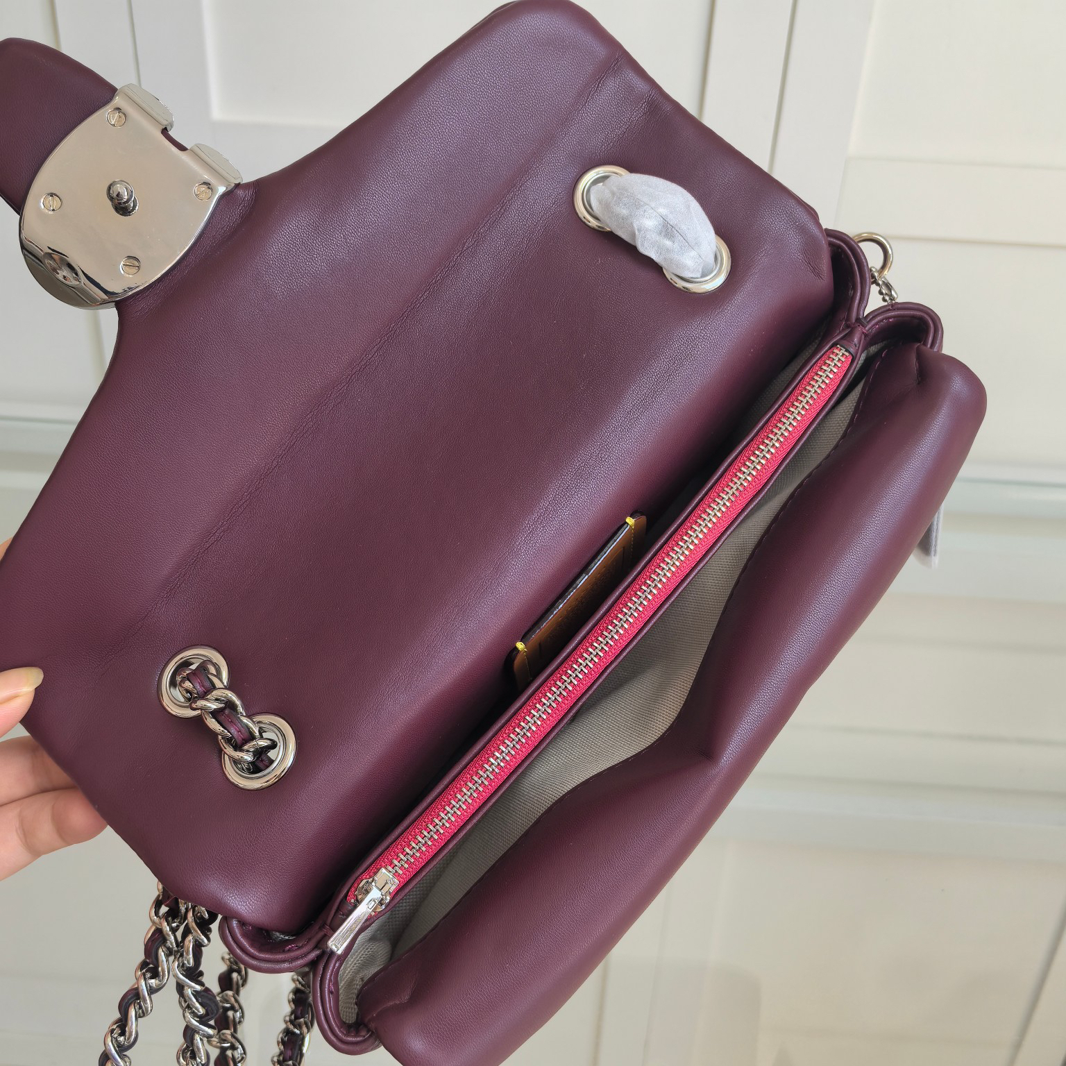 コーチ「Coach」TABBY 26 チェーンショルダーバッグ