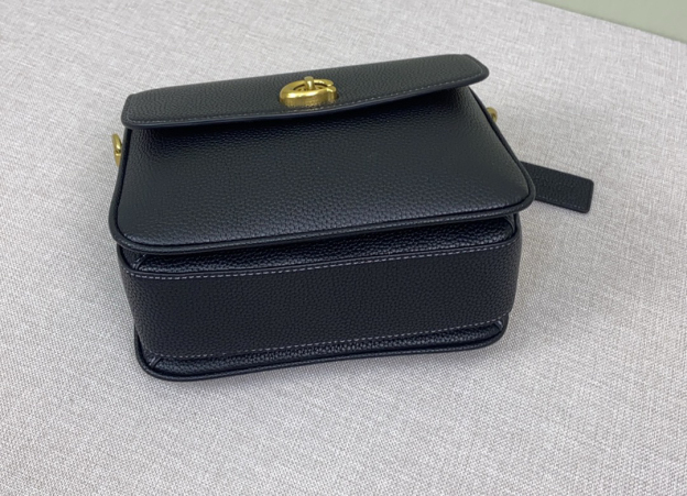 コーチ「Coach」19 レザーショルダーバッグ