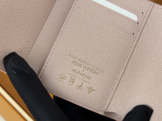 ルイ・ヴィトン LV x TM ポルトフォイユ･ヴィクトリーヌ
