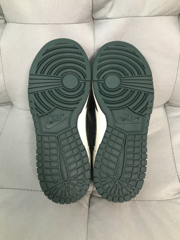 ナイキ「Nike」 DUNK LOW "WHITE/BLACK-GREEN" スニーカー