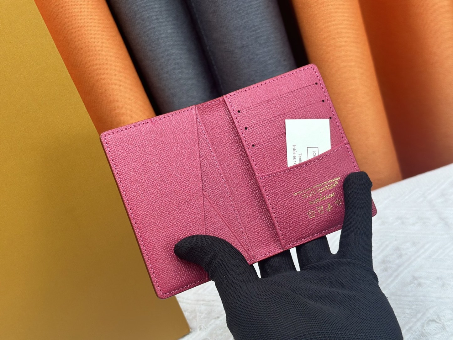 ルイ・ヴィトン「LV x TM」カードケース オーガナイザー･ドゥ ポッシュ