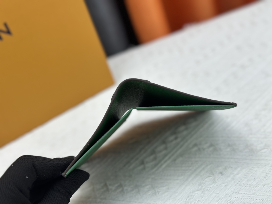 ルイ・ヴィトン パスポートカバー クーヴェルテュール･パスポール