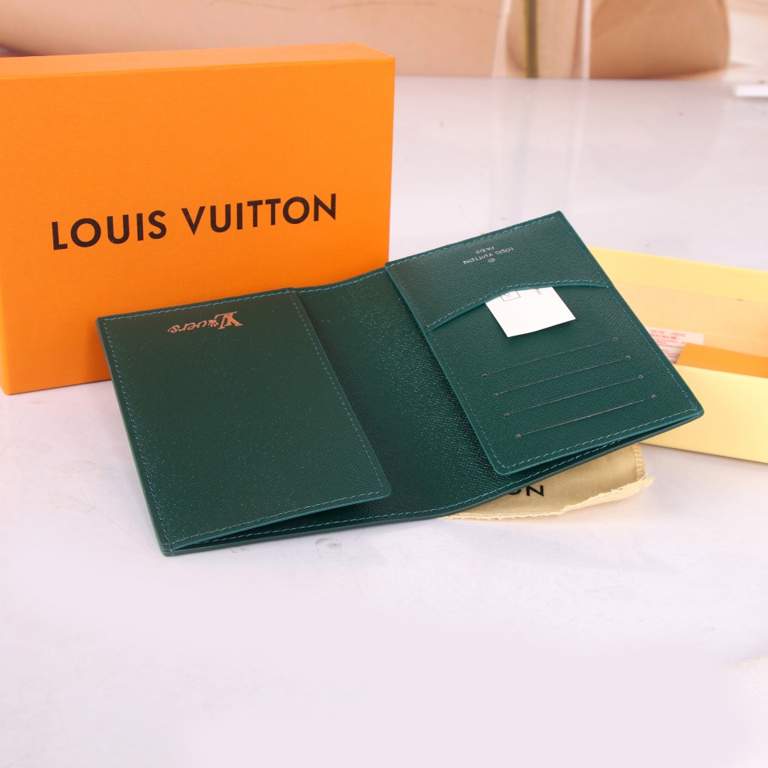 ルイ・ヴィトン パスポートカバー クーヴェルテュール･パスポール