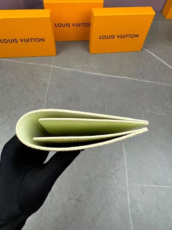 ルイ・ヴィトン パスポートカバー クーヴェルテュール･パスポール