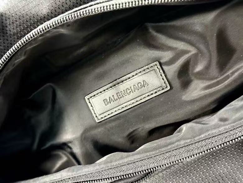 バレンシアガ「Balenciaga」CELINE TRIOMPHE ナイロン ウエストバッグ