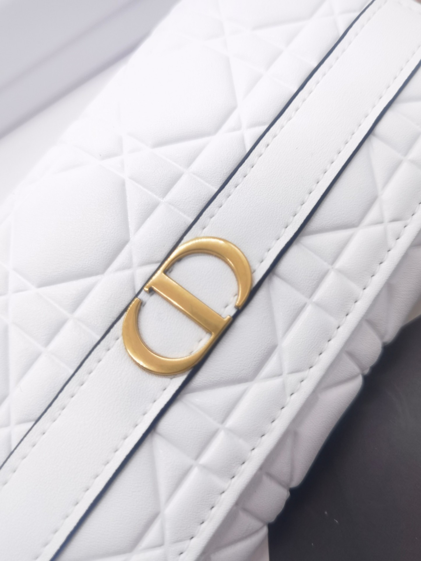 ディオール「Dior」Caro Orchid ロングウォレット