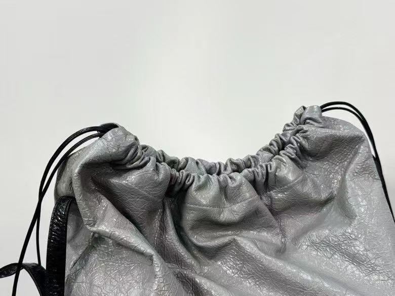 バレンシアガ「Balenciaga」SHOPPER DUSTBAG レザートラッシュポーチ