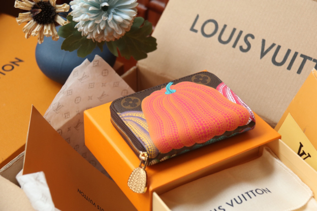 ルイ・ヴィトン「LV x TM」ジッピー･コイン パース