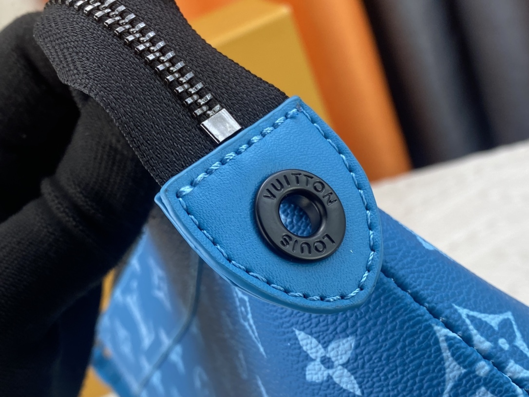 ルイ・ヴィトン「Louis Vuitton」ポシェット･ヴォワヤージュ スープル