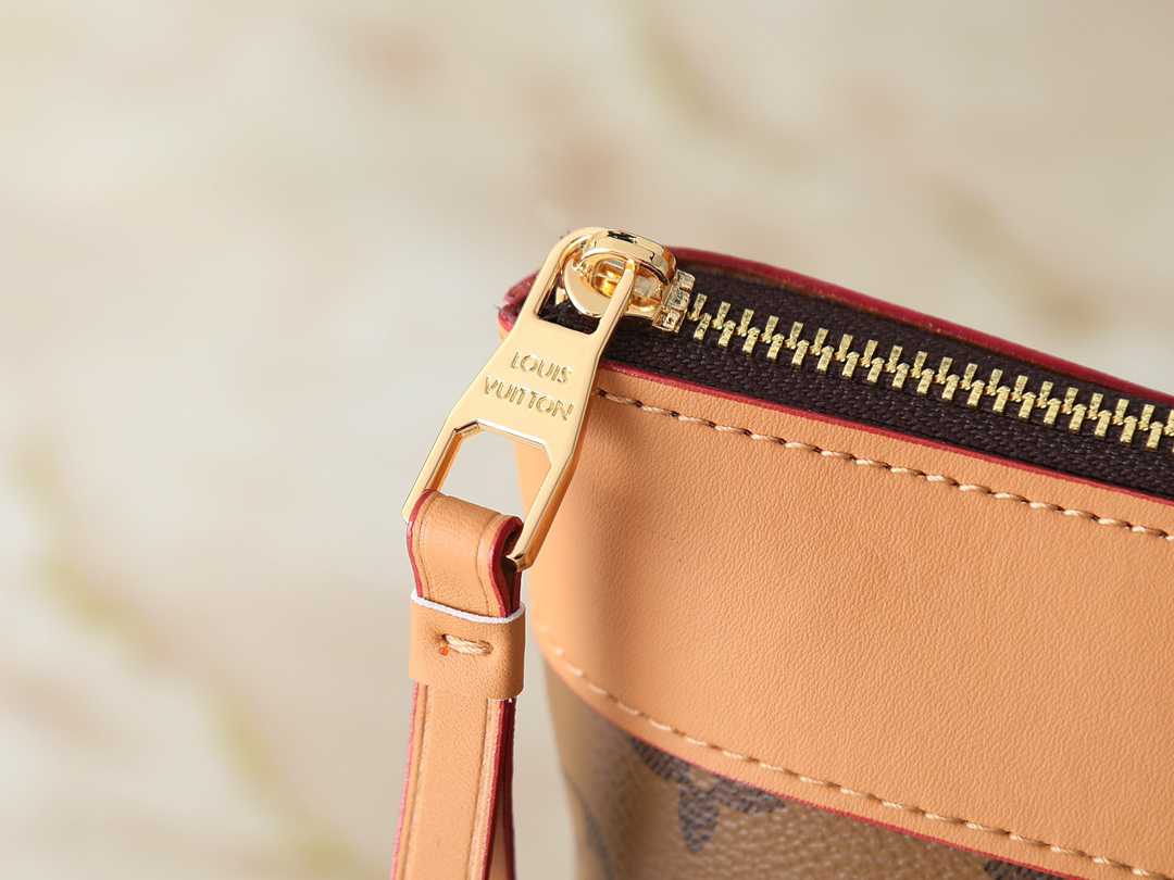 ルイ・ヴィトン「Louis Vuitton」ポシェット･ヴォワヤージュ スープル