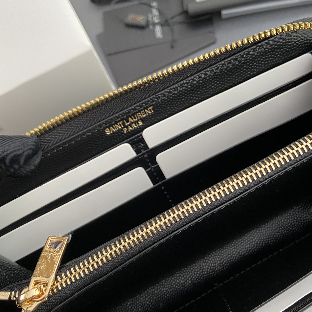 サンローラン「Saint Laurent」モノグラム・サンローラン フルジップウォレット（グレインパウダーテクスチャー キルティングレザー）