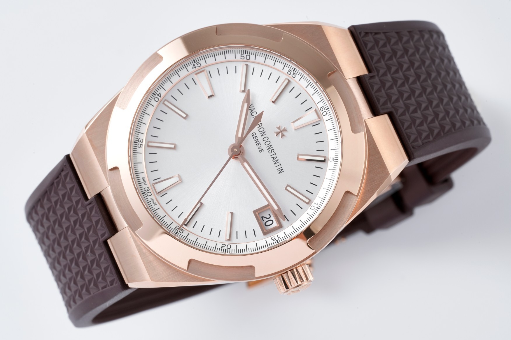 ヴァシュロン・コンスタンタン オーヴァシーズ 41mm