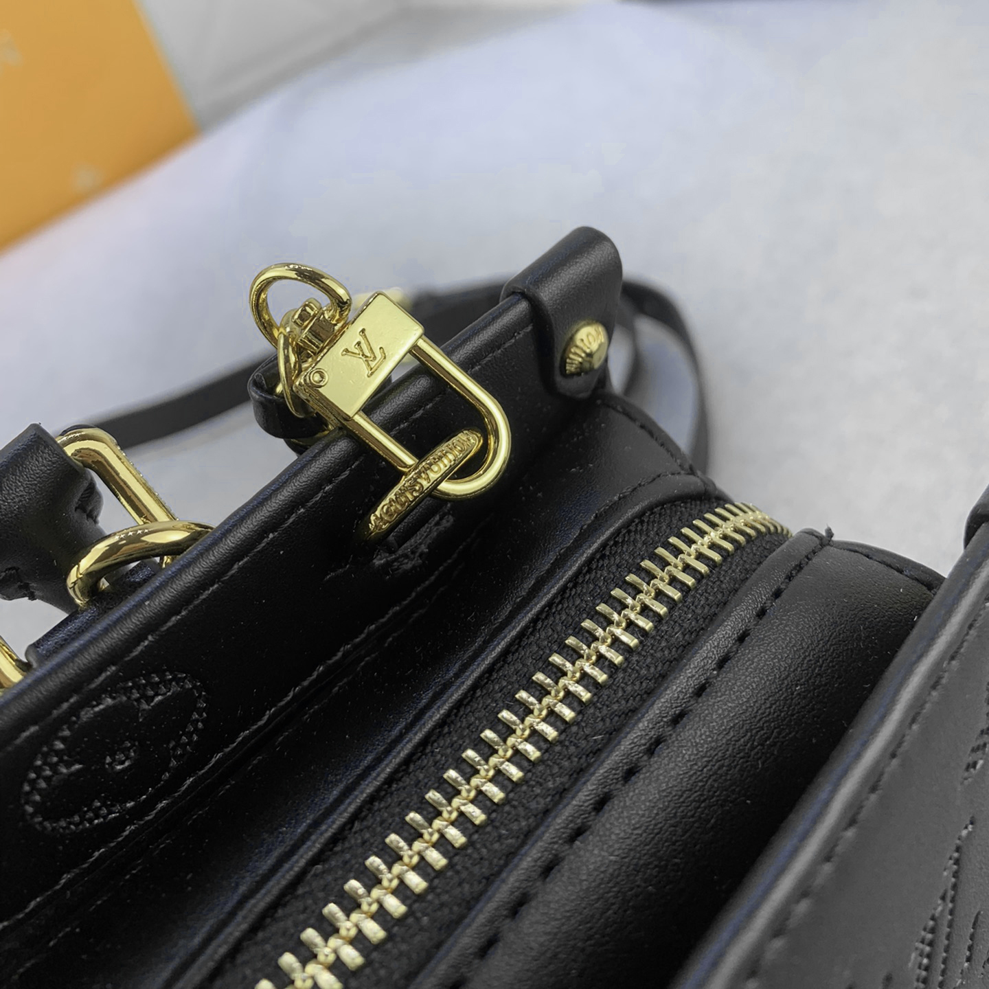 ルイ・ヴィトン「Louis Vuitton」オンザゴー EW