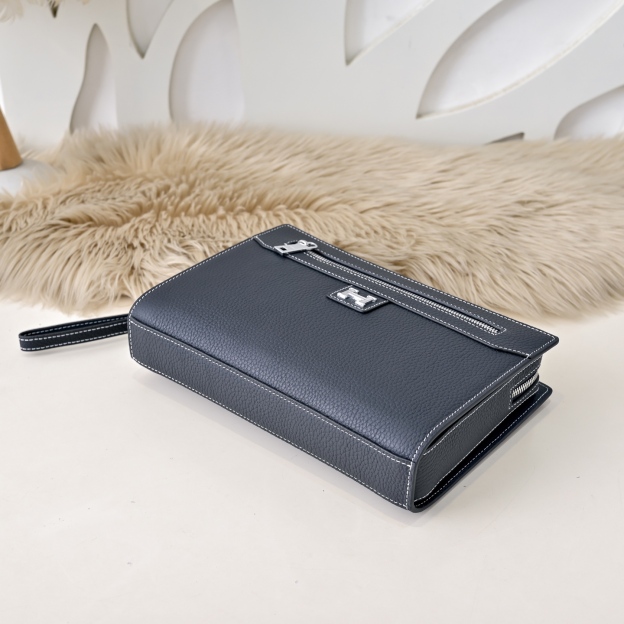 エルメス ジップ レザー クラッチバッグ