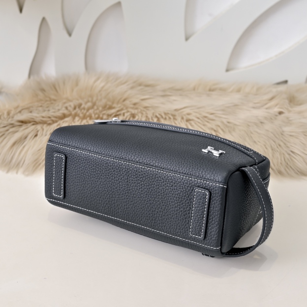 エルメス ジップ レザー クラッチバッグ