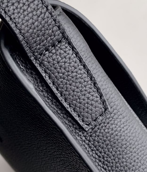 エルメス スティーブ ライト ジュニア メッセンジャーバッグ