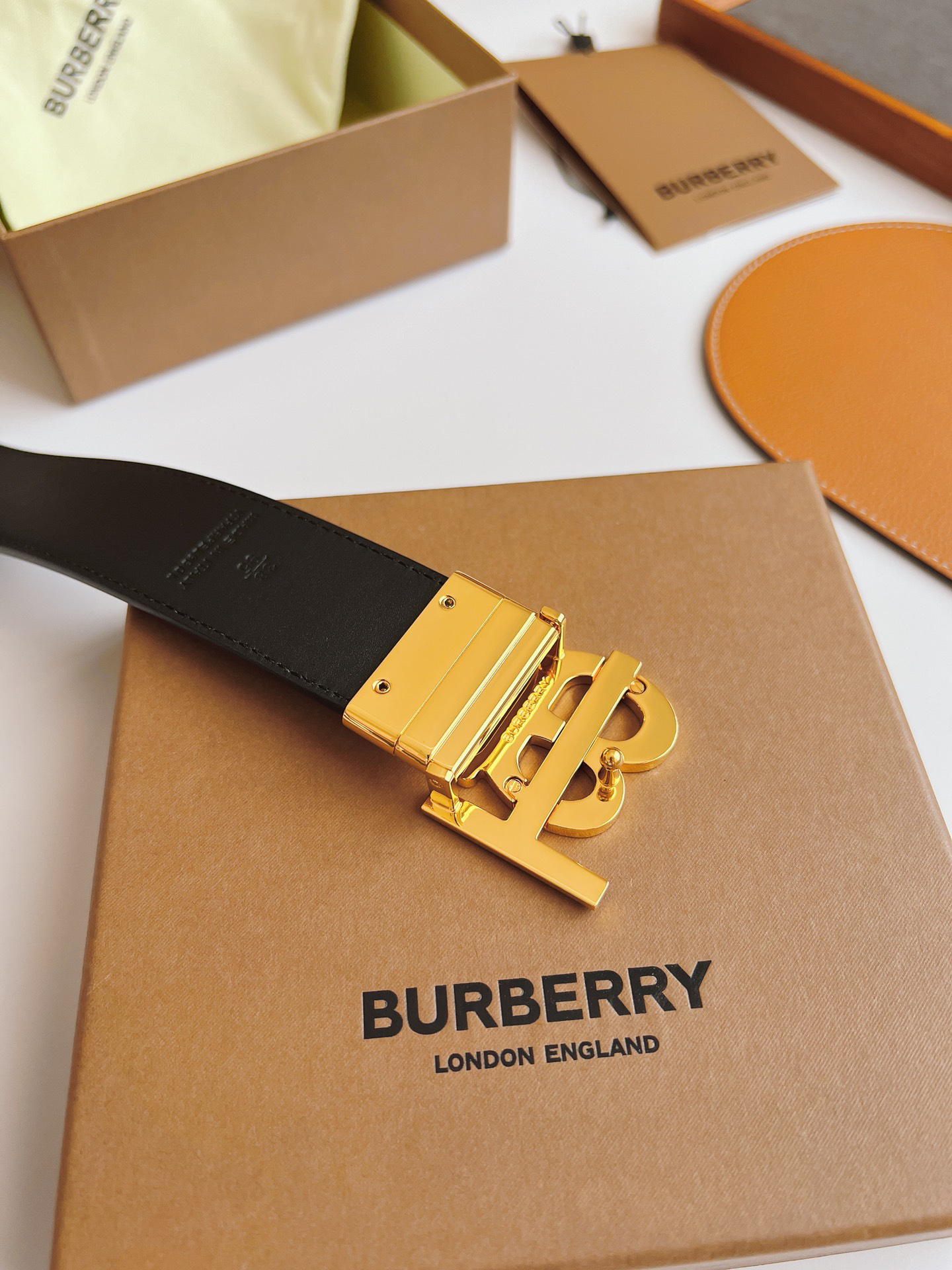 バーバリー「Burberry」フック TBベルト 2色