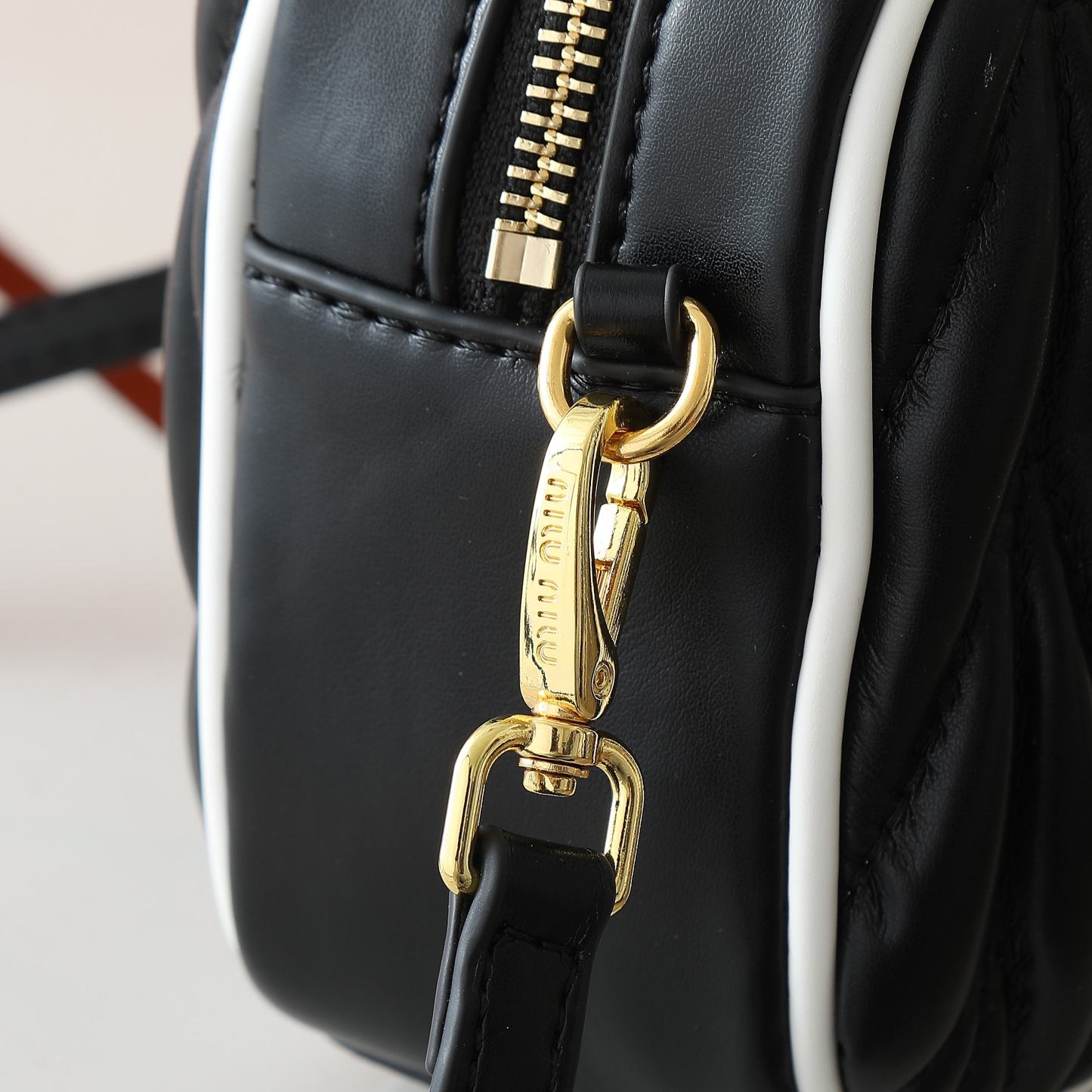 ミュウミュウ アルカディ マテラッセレザー スモールバッグ「Arcadie Bag」