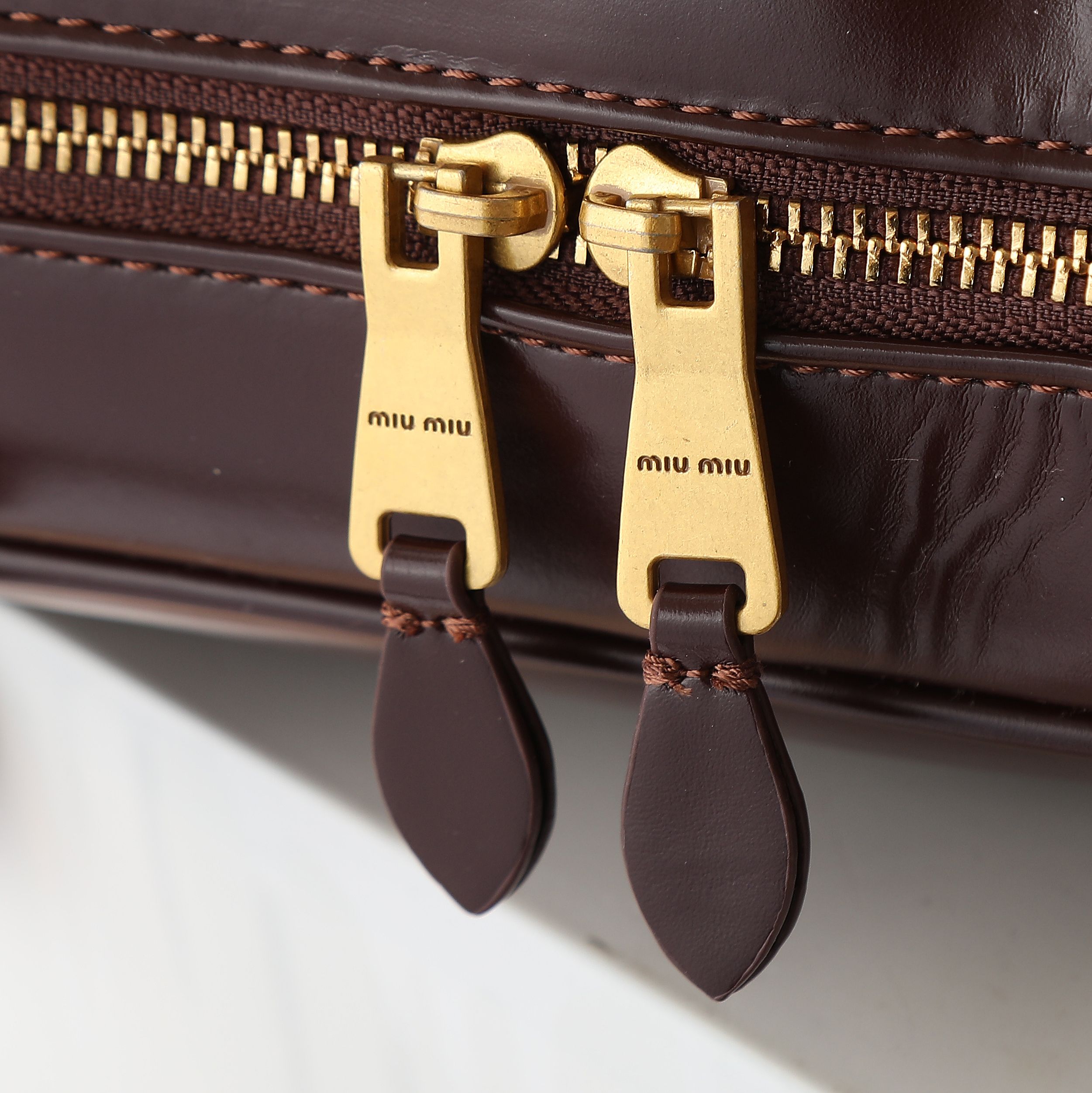 ミュウミュウ ボー レザー スモールバッグ「Beau Bag」