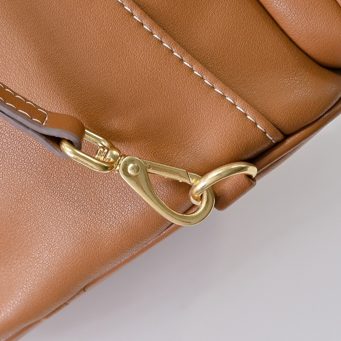 ミュウミュウ アルカディ レザー ミディアムバックパック「Arcadie Bag」