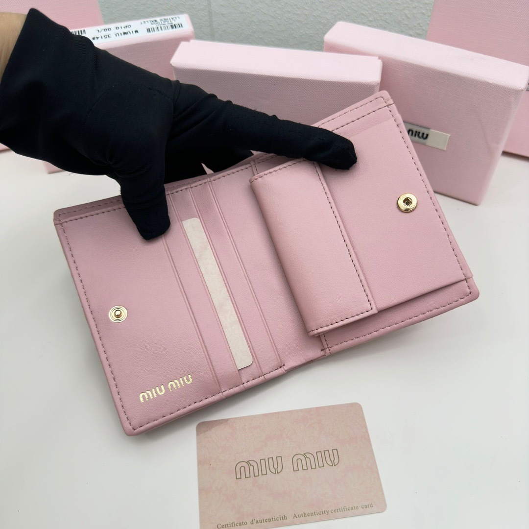 ミュウミュウ マテラッセレザー 財布「Matelassé Wallet」
