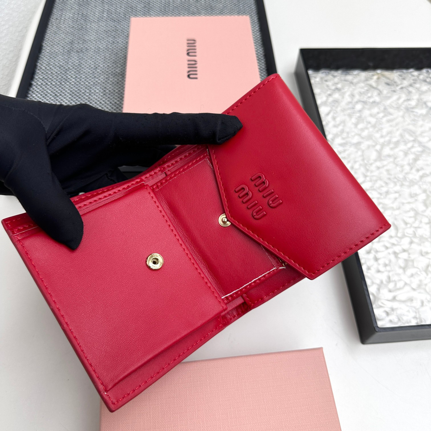ミュウミュウ アルカディ コンパクト フラップ ウォレット「Arcadie Wallet」