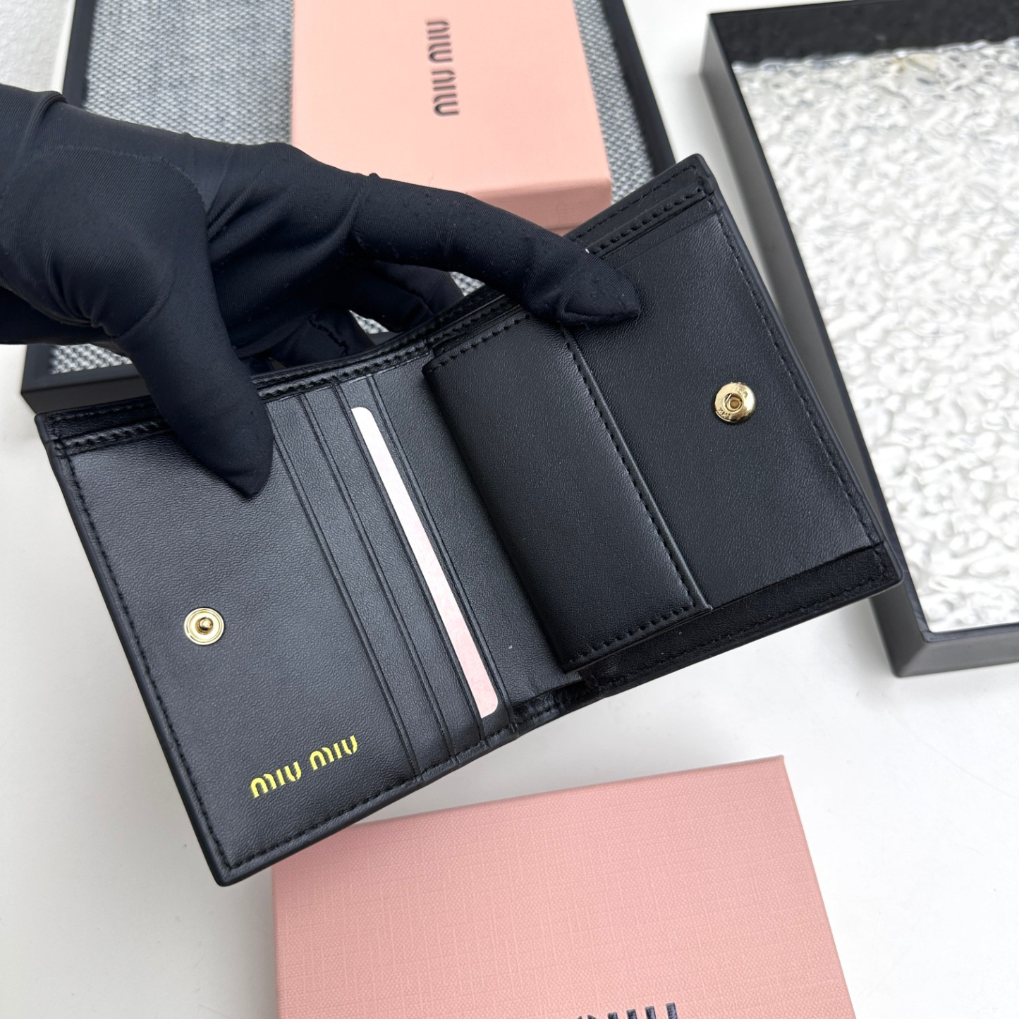 ミュウミュウ アルカディ レザー 財布「Arcadie Wallet」